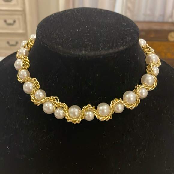 Jewelry - Vintage Gold Tone Faux Pearl Choker Collar Statement Necklace